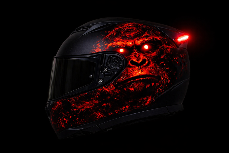 CASCO DOBLE PROPOSITO "MOKEY RED " CON LUZ LED RECARGABLE PREMIUM